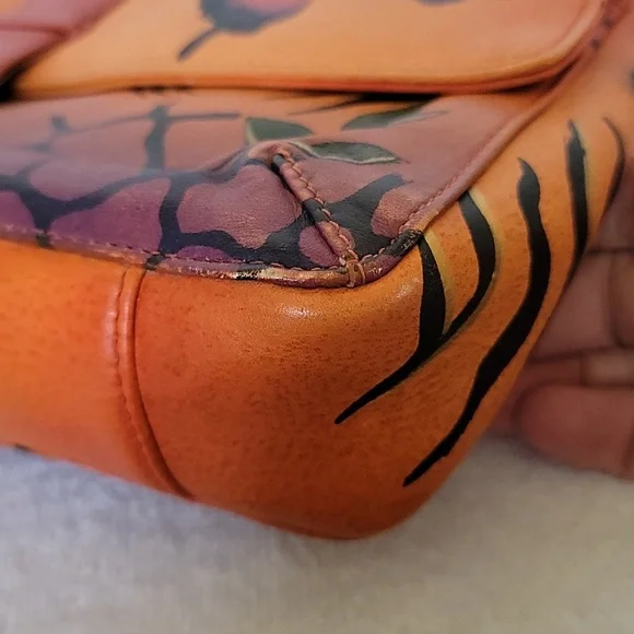 Anuschka hand painted leather medium flap messenger - Picture 11 of 16